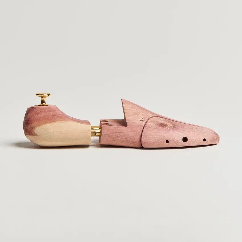 Cedar Shoe Tree