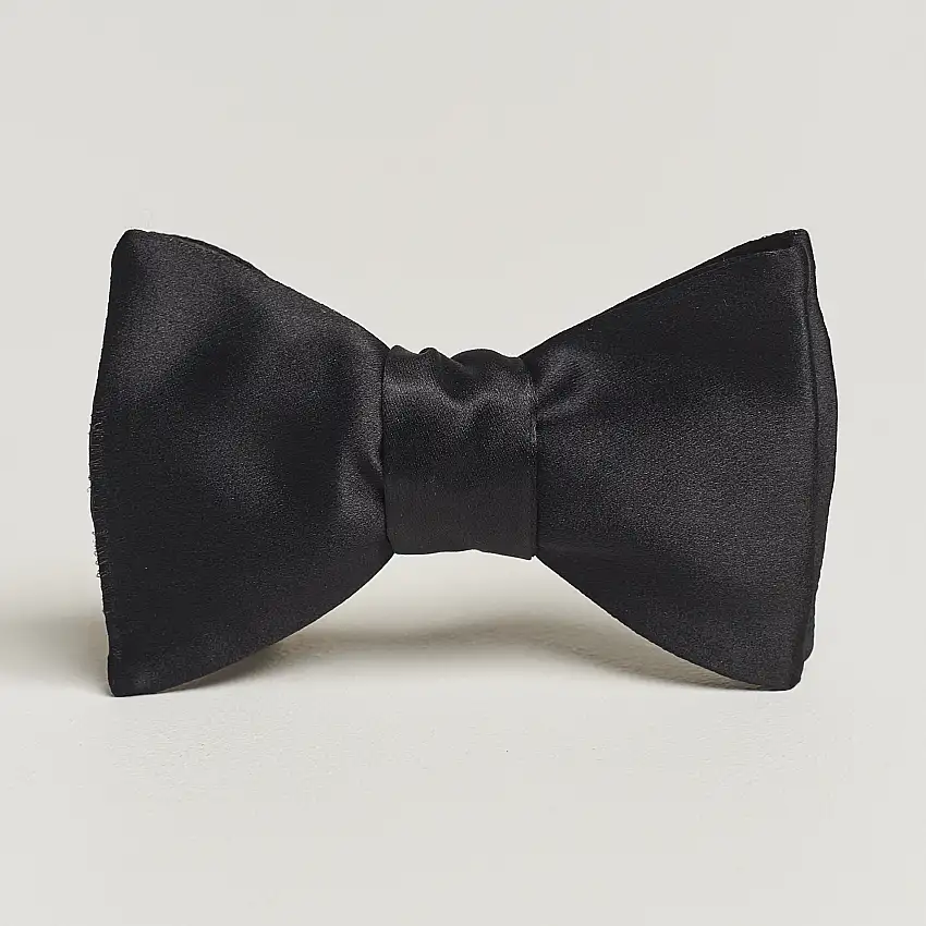 Pre-Tied Silk Bow Tie Black