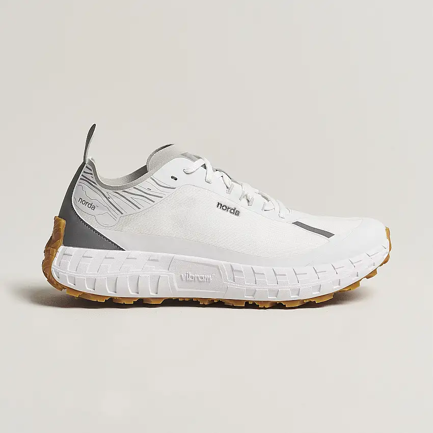001 Running Sneakers White/Gum