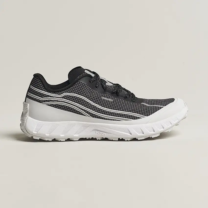 002 Running Sneakers Summit Black