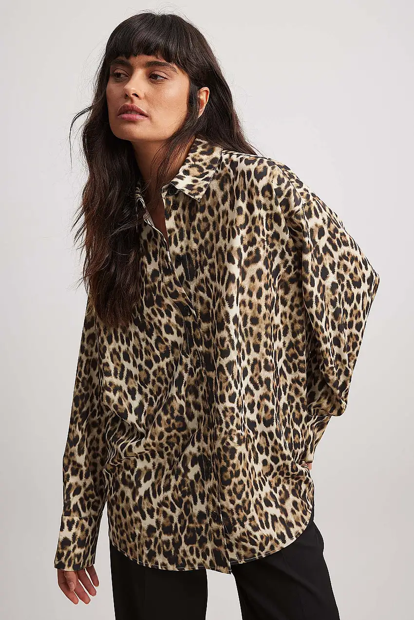 Silkesmjuk skjorta Leopardmönstrad