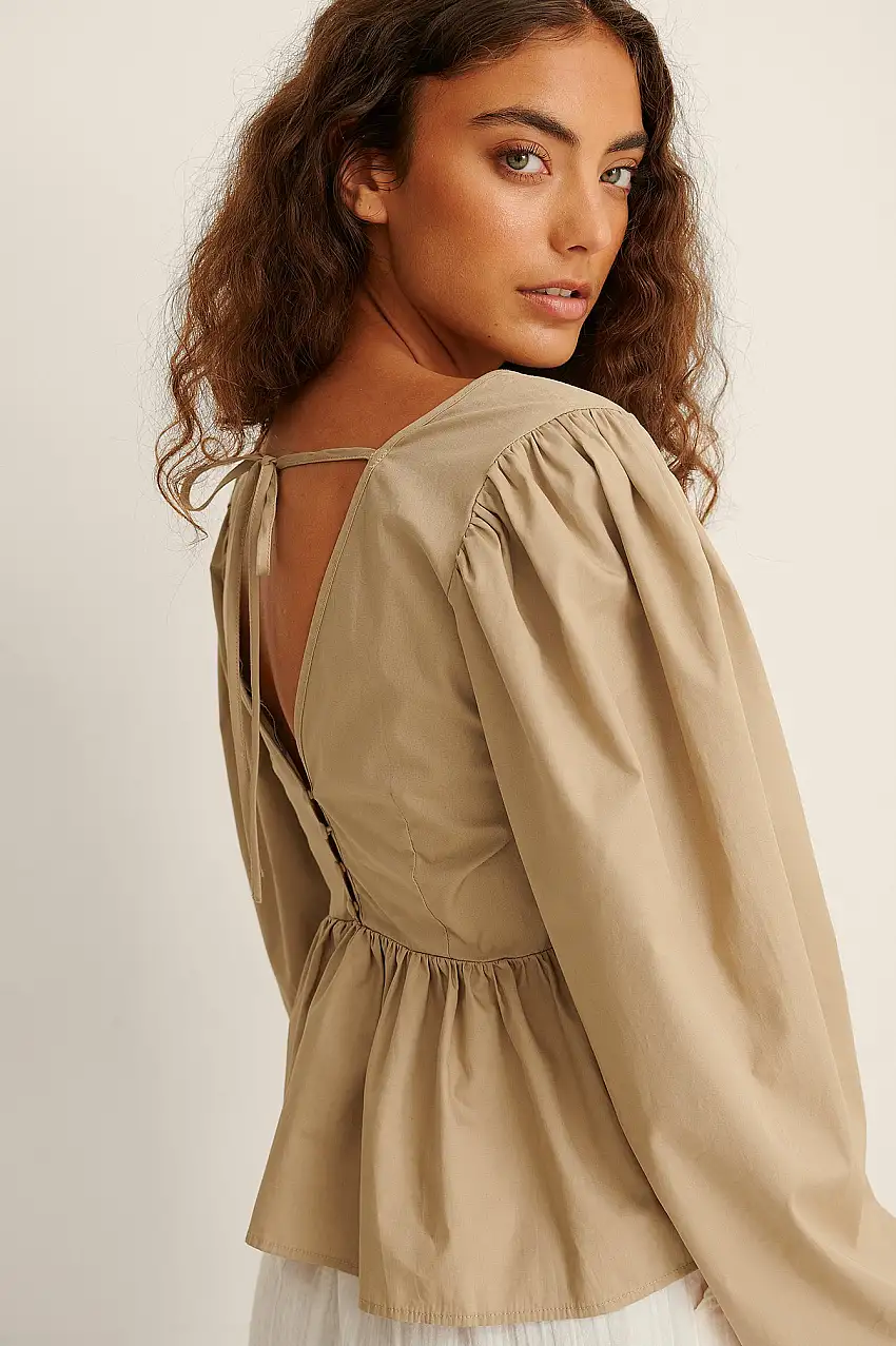 Blus med öppen rygg Beige