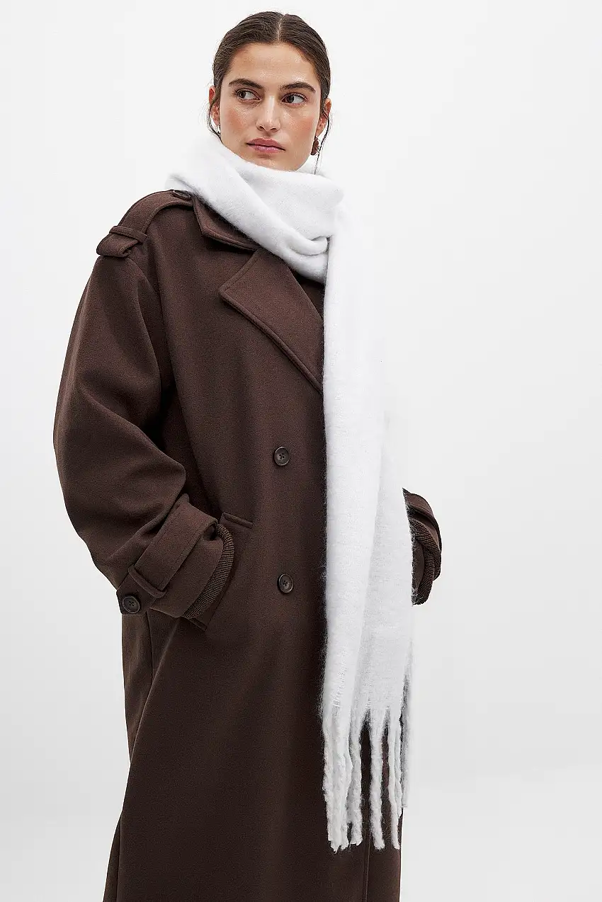 Återvunnen mjuk scarf med flätade fransar Vit